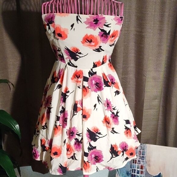 Forever 21 Floral Strapless Mini Dress sz S - Picture 1 of 7
